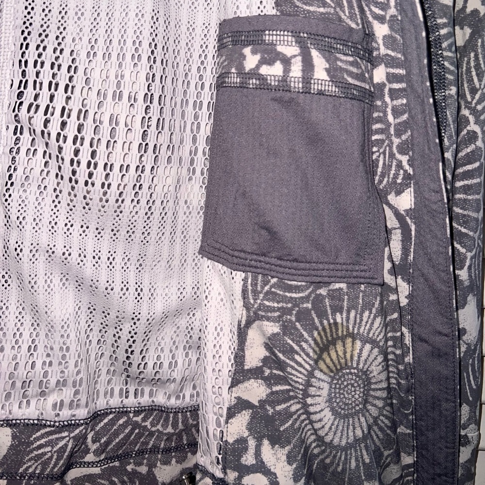 Lululemon Jacket - Picture 10 of 13
